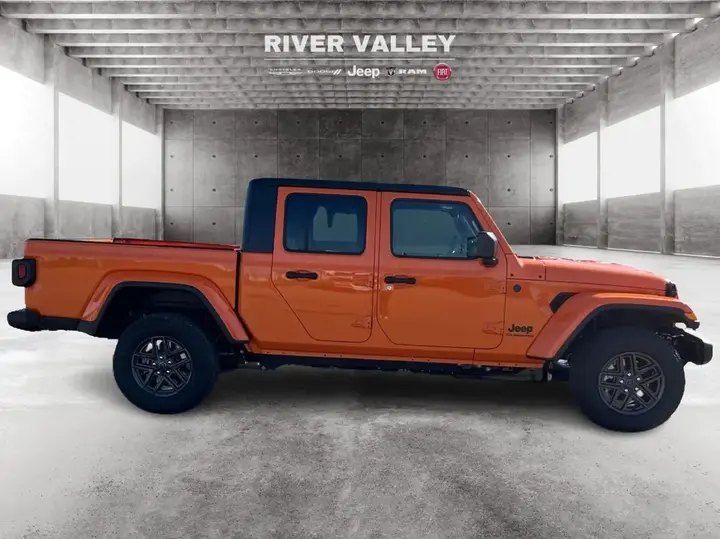 Jeep Gladiator 2026 photo 2