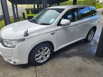 Mitsubishi Outlander 2014 photo 2