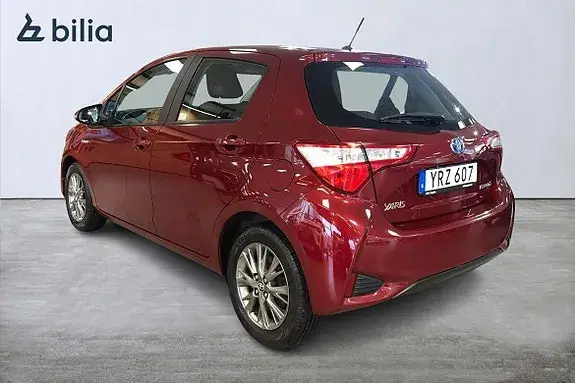 Toyota Yaris 2017 photo 2