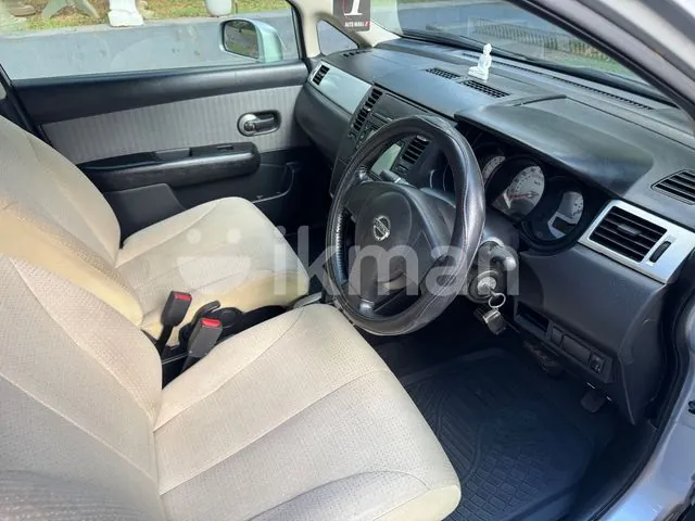Nissan Tiida 2010 photo 3