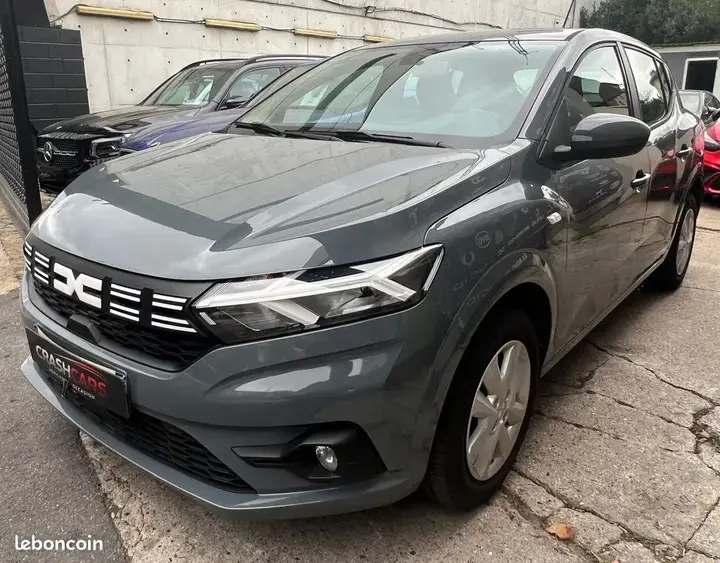 Dacia Sandero 2024 photo 2