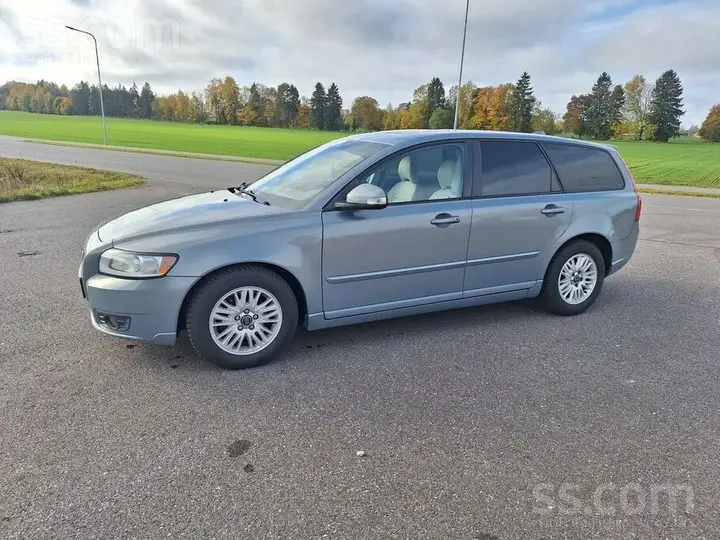 Volvo V50 2011 photo 4