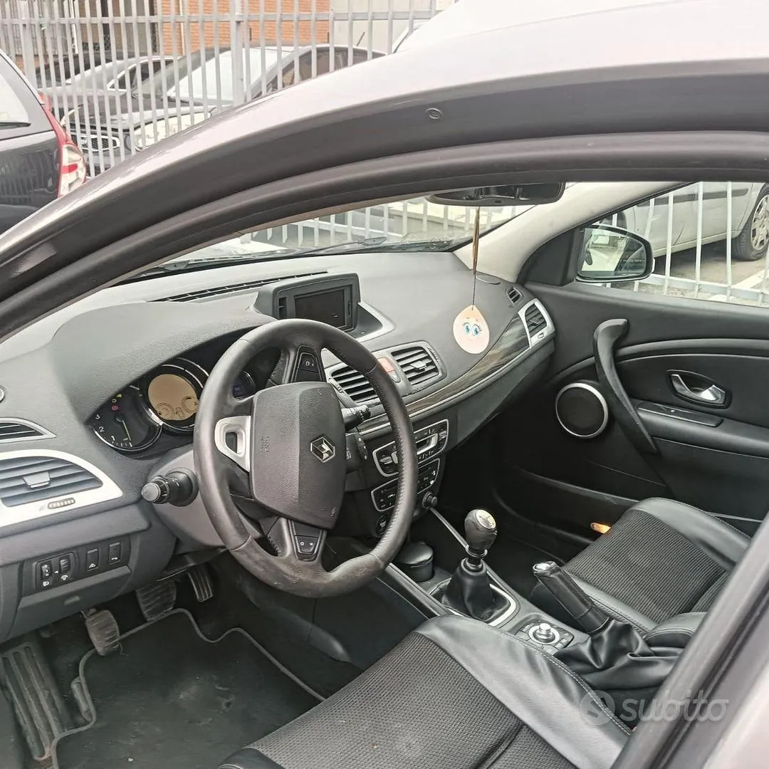 Renault Megane 2010 photo 3