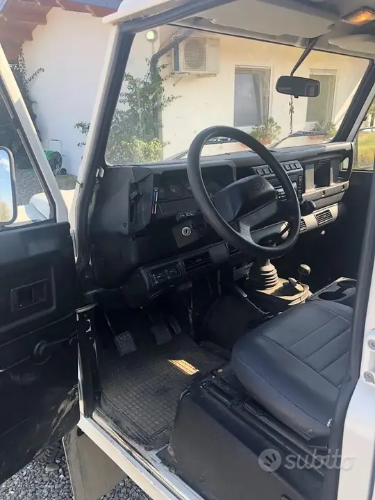 Land Rover Defender 2006 photo 5