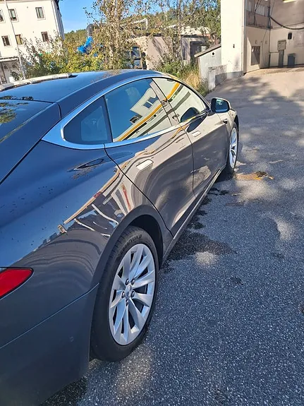 Tesla Model S 2019 photo 2