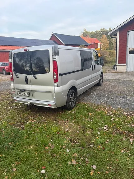 Renault Trafic 2013 photo 2