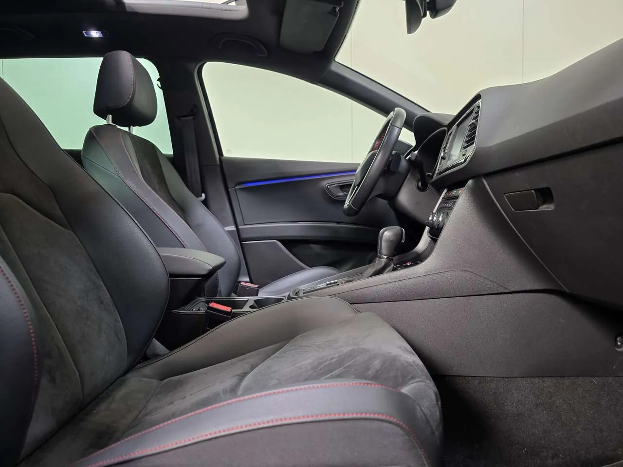 Seat Leon 2020 photo 2
