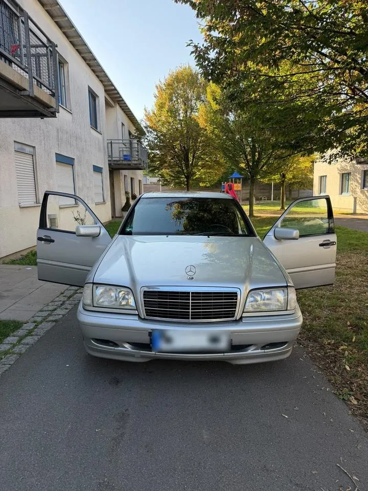 Mercedes-Benz C 180