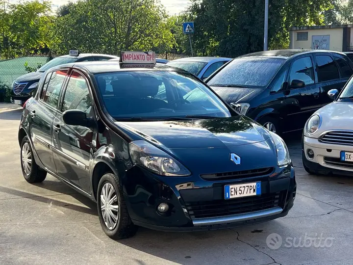 Renault Clio 2012 photo 3