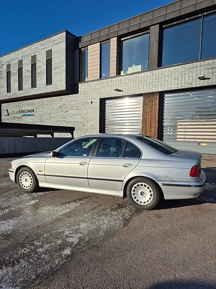 BMW 323I 1998 photo 3