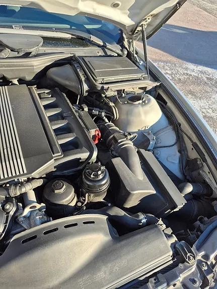 BMW 323I