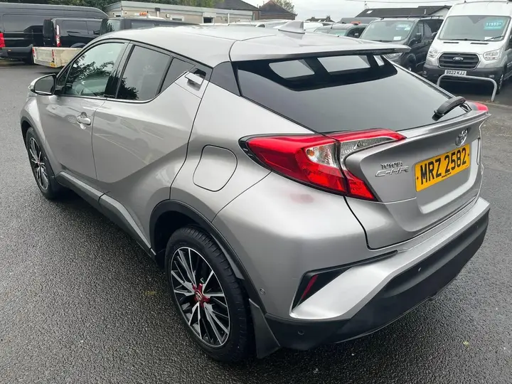 Toyota C-Hr 2017 photo 3