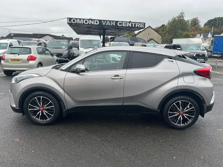 Toyota C-Hr 2017 photo 2