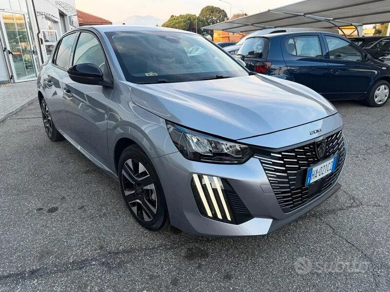 Peugeot 208 2025 photo 3