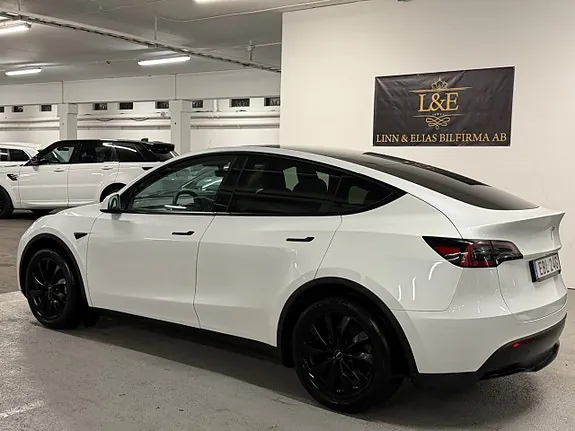 Tesla Model Y 2023 photo 4