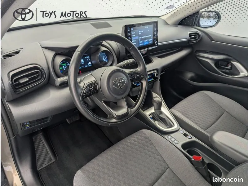 Toyota Yaris 2023 photo 3