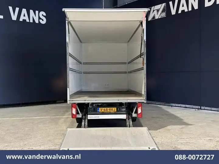 Ford Transit 2022 photo 2