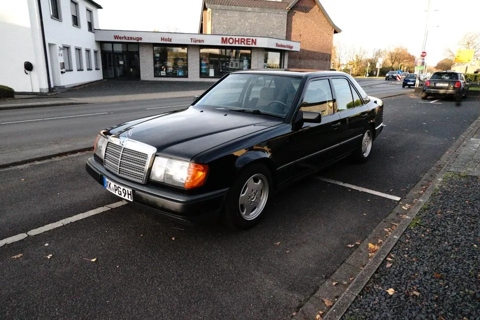 Mercedes-Benz W124