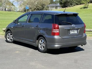 Toyota Wish 2004 photo 5