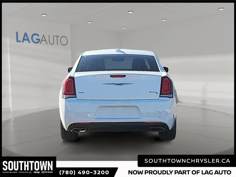 Chrysler 300 2018 photo 3