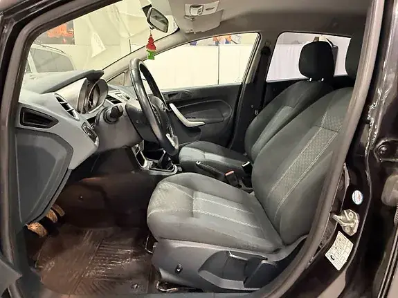 Ford Fiesta 2011 photo 5