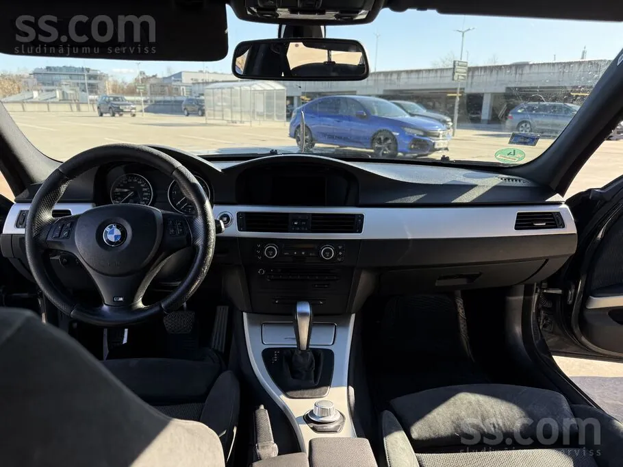 BMW E91 2008 photo 3