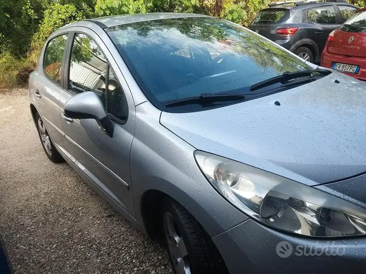 Peugeot 207 2009 photo 2