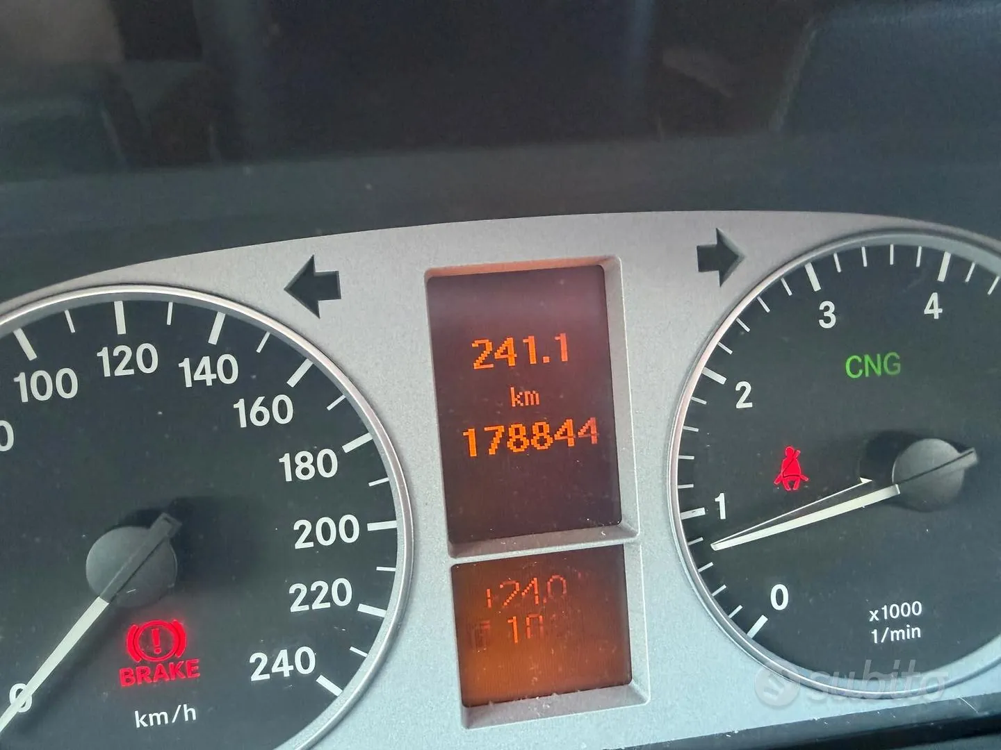 Mercedes-Benz B 2010 photo 4