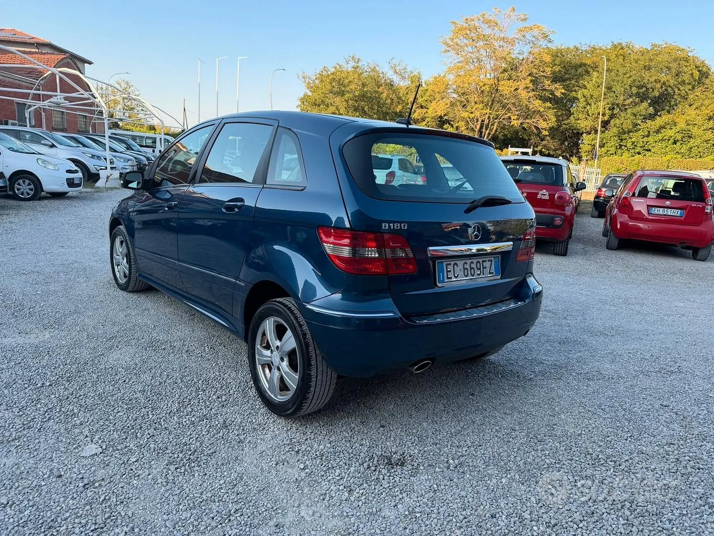 Mercedes-Benz B 2010 photo 3