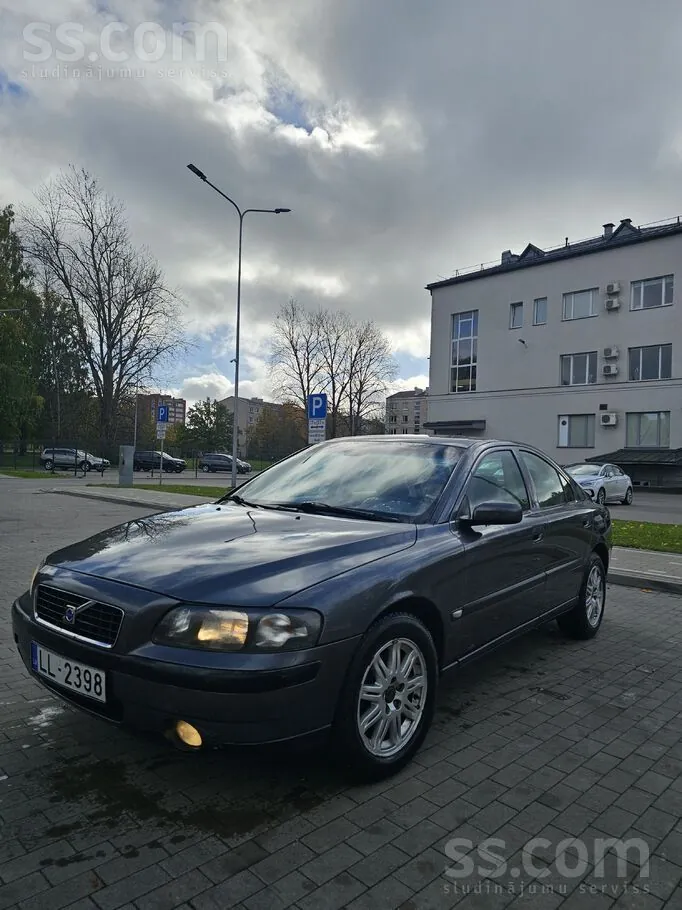 Volvo S60 2004 photo 2
