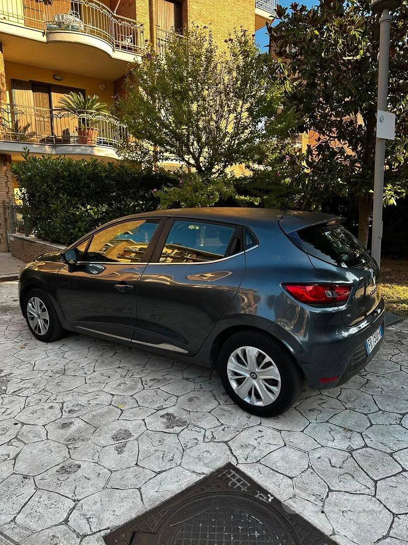 Renault Clio 2018 photo 2