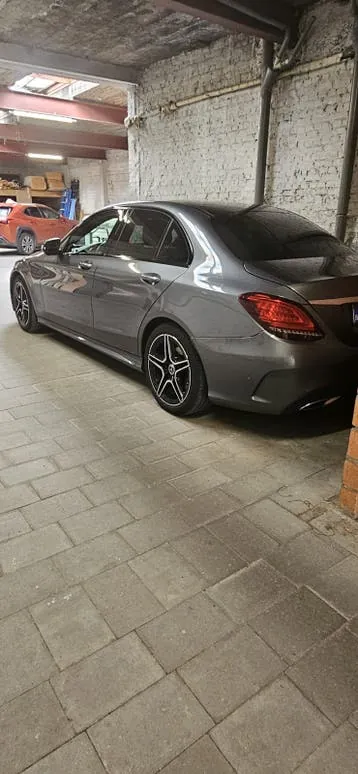 Mercedes-Benz C200