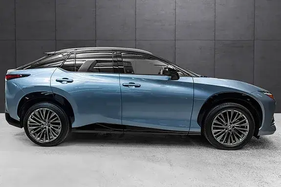 Lexus Rz450E 2024 photo 3