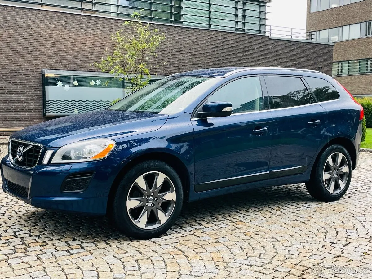 Volvo Xc60 2023 photo 2