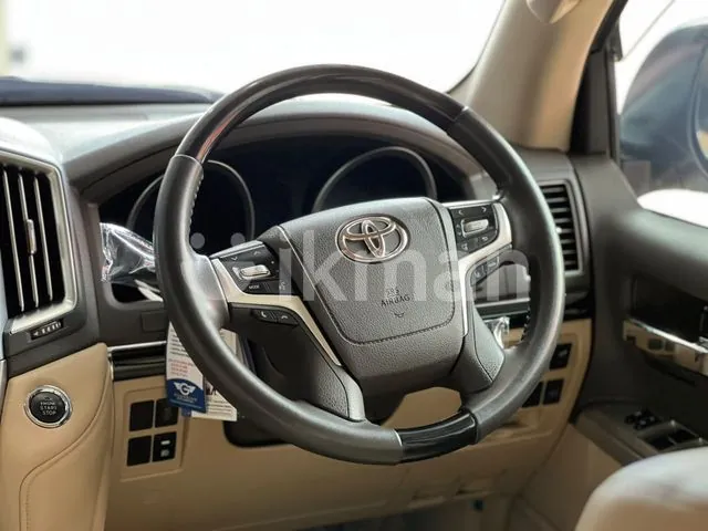 Toyota Land Cruiser 2013 photo 5