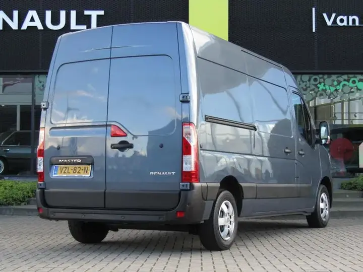 Renault Master 2023 photo 2