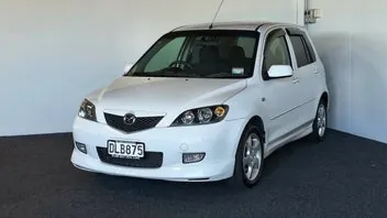 Mazda Demio 2003 photo 4