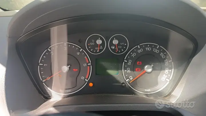 Ford Fiesta 2006 photo 2