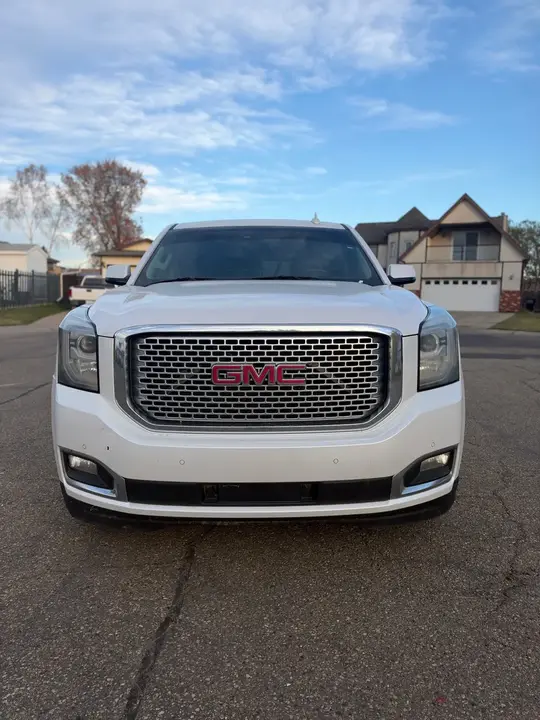 GMC Yukon 2016 photo 2