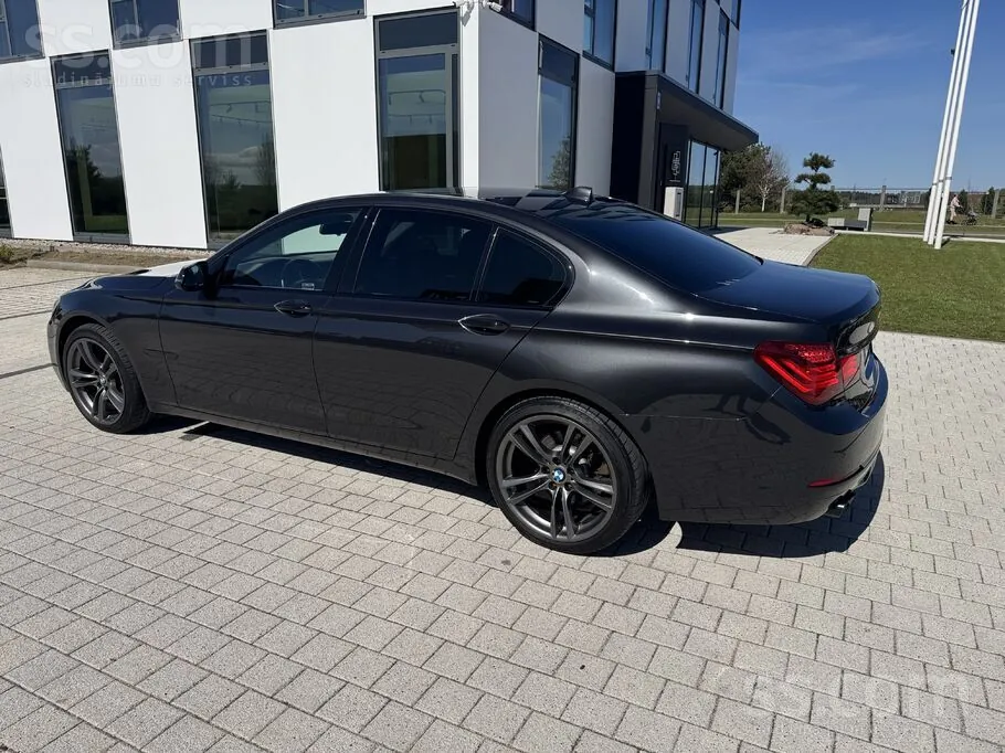 BMW 730D 2013 photo 3