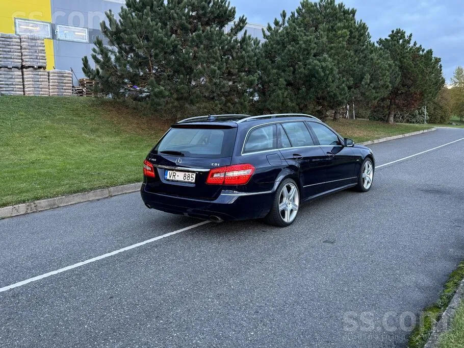 Mercedes-Benz E300 2010 photo 4