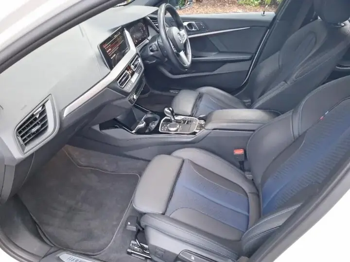 BMW 1 Series 2023 photo 5