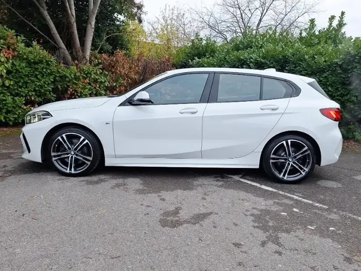 BMW 1 Series 2023 photo 4