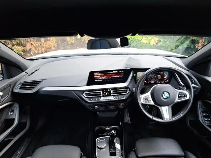 BMW 1 Series 2023 photo 3
