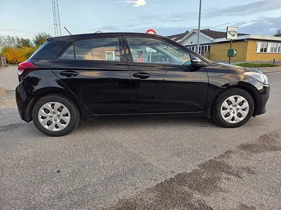 Hyundai I20 2016 photo 2