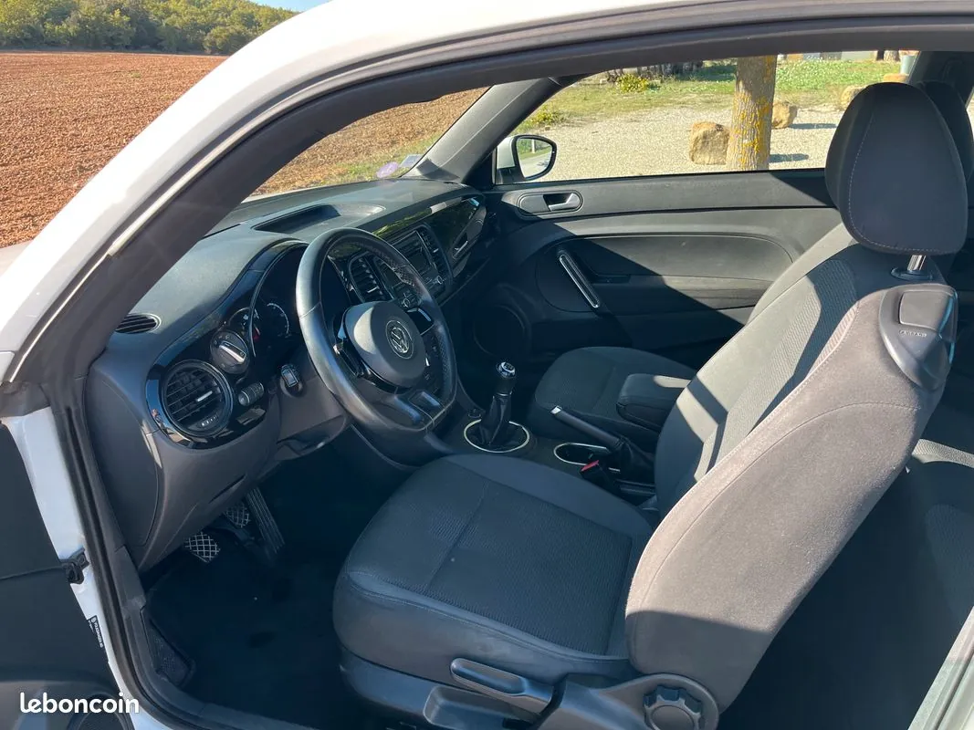 Volkswagen New Beetle 2012 photo 3