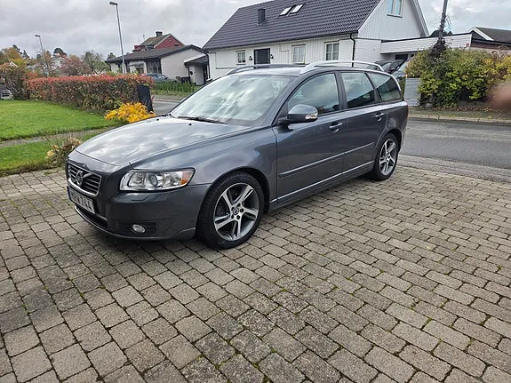 Volvo V50 2012 photo 2
