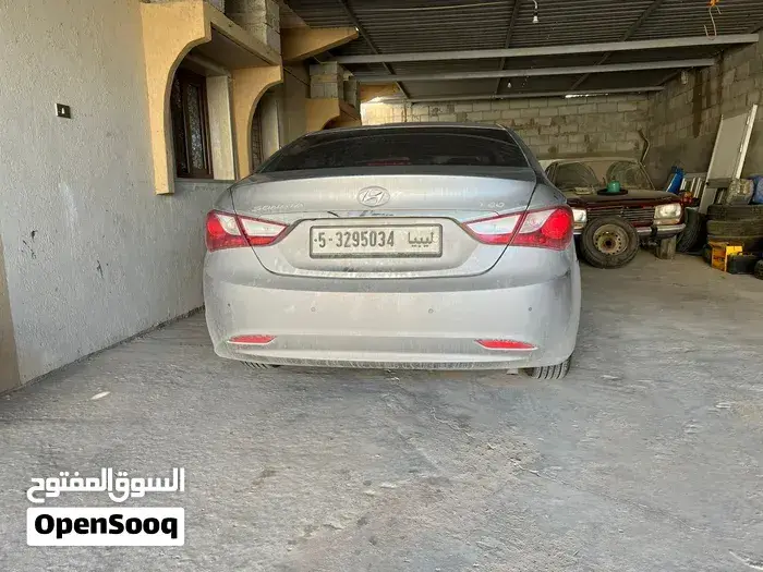 Hyundai Sonata 2011 photo 2
