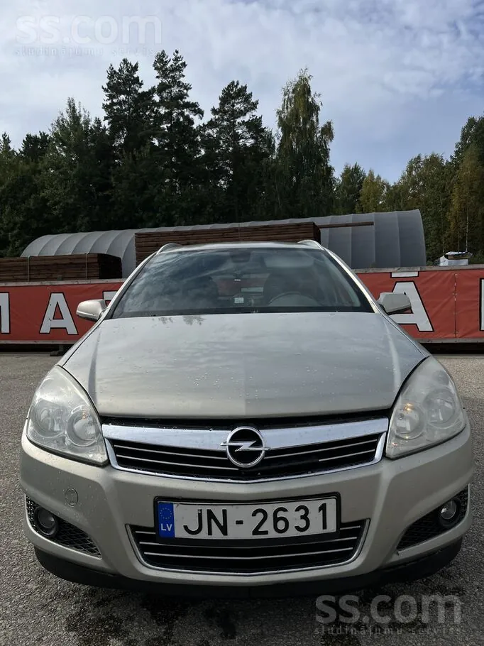 Opel Astra 2009 photo 4