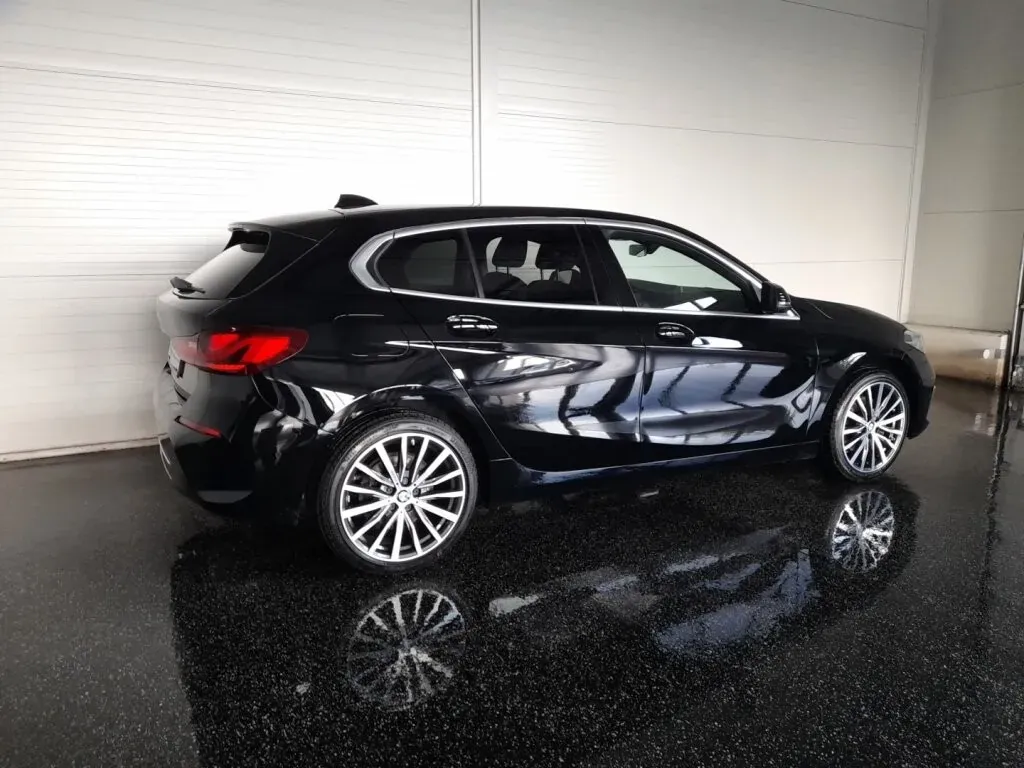 BMW 1 Series 2022 photo 2